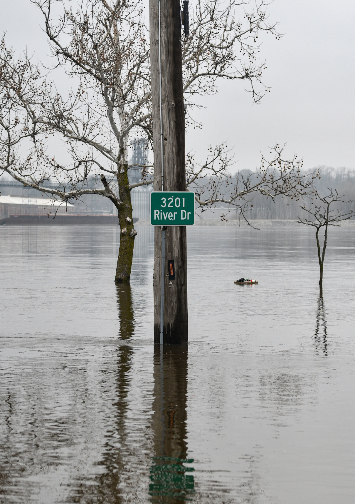 River Drive flooding in Moline